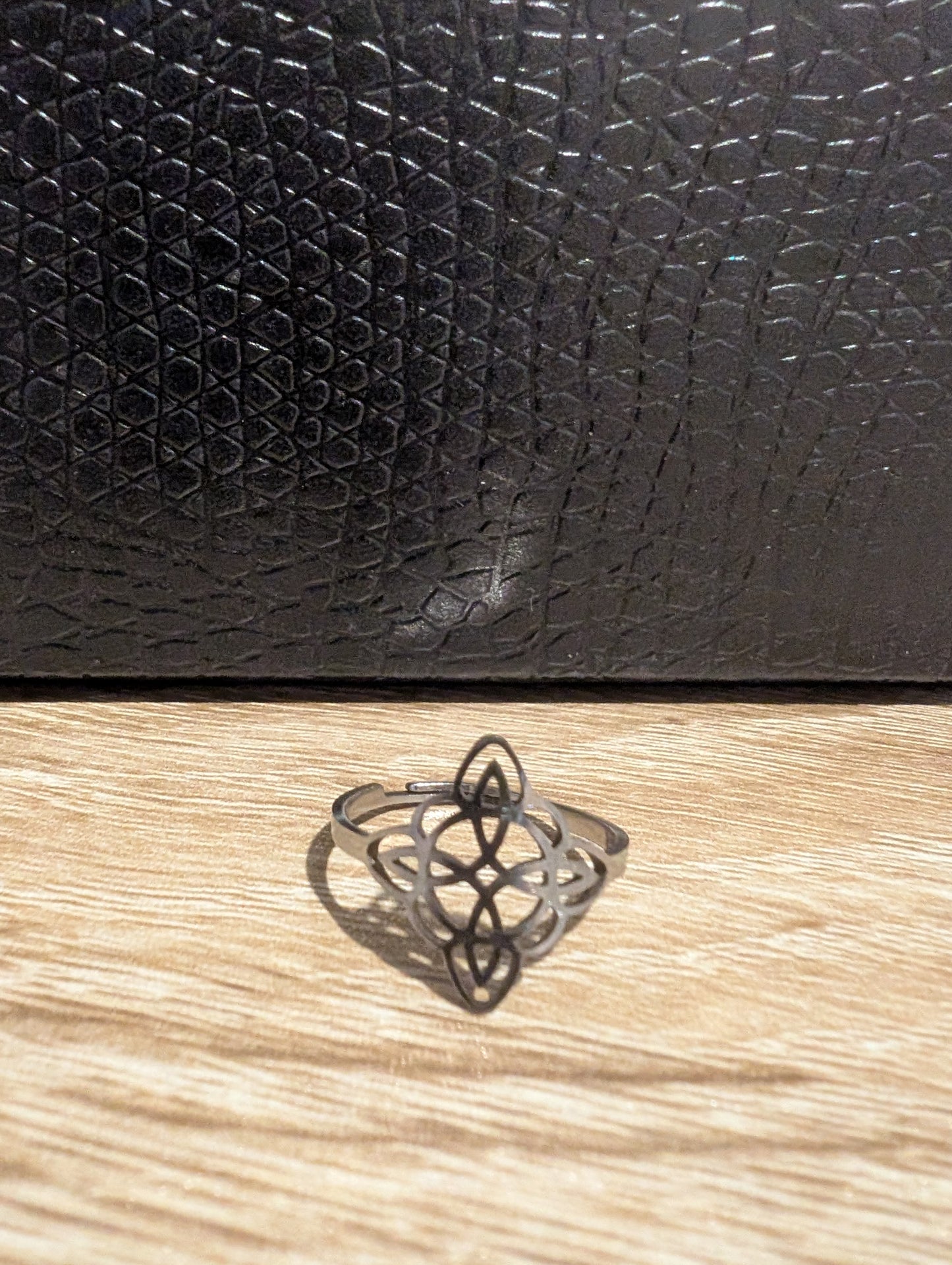 Bague noeud de sorcière reglable